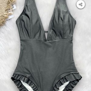 Cup she swimsuit